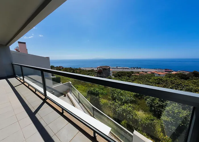 Moradia Garces * Santa Cruz (Madeira)